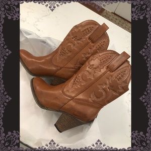 COPY - BRAND NEW WOO HOO BOOTS!!